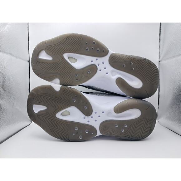 Size 9.5W | 8M - Jordan 11 CMFT Low Silver Toe (Women's) - DV2629-001 - Picture 7 of 9